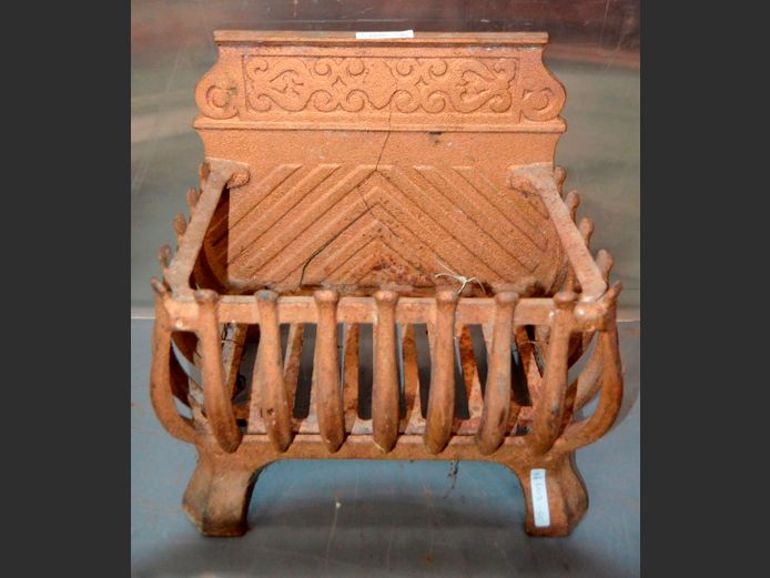 CAST IRON FIREPLACE GRATE, 37 x 22 x 35cm [Rusted, cracked]