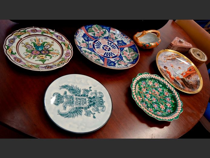 COLLECTION WALL PLATES, etc