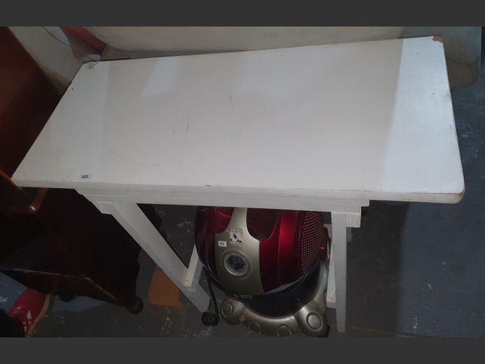 WHITE SIDE TABLE, 75 x 33 x 72cm