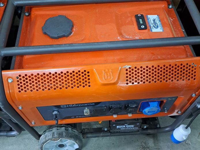 H Husquarna G8500P (Generator)