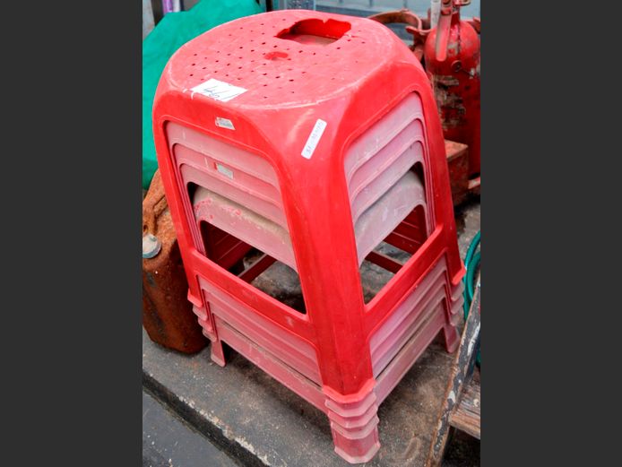 LOT: 5 x RED PLASTIC STOOLS [Damaged]