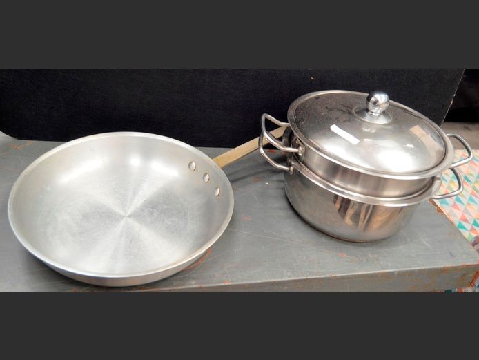 EQUICO STAINLESS STEEL STEAMER POT WITH LID & AN ALUMINIUM FRYING PAN