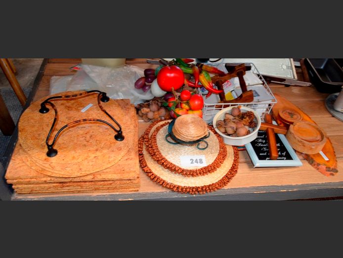 WIRE BASKETS, PLACEMATS, PICTURE FRAMES, COASTERS, etC