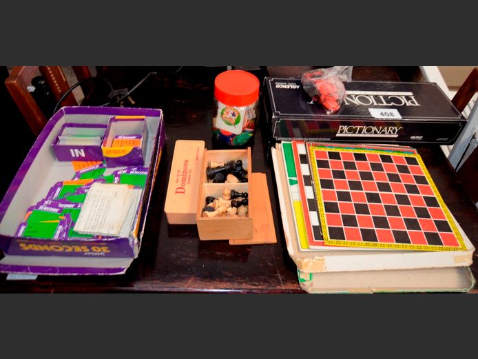 PICTIONARY, DOMINOES, etc [Unchecked]