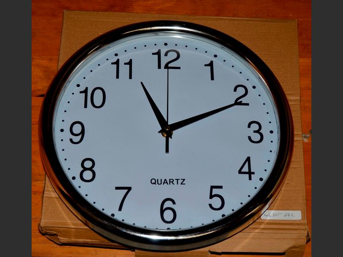 SILVER PLASTIC CIRCULAR WALL CLOCK, 30cm Diameter