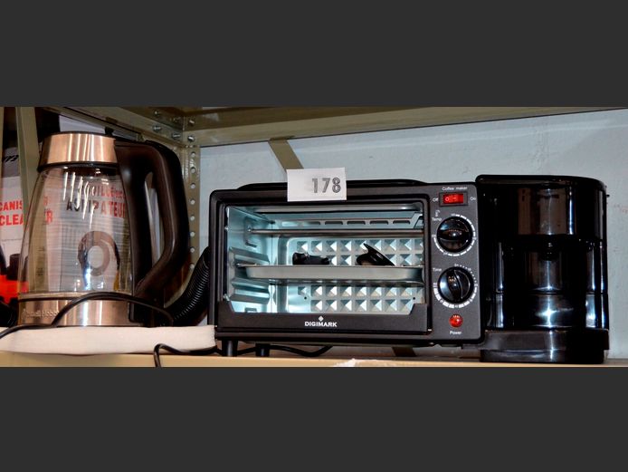 DIGMAR BREAKFAST MAKER [No jug] & A RUSSELL HOBBS KETTLE [Switch on, untested further]