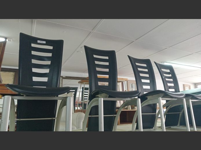 4x Black dinning room chairs