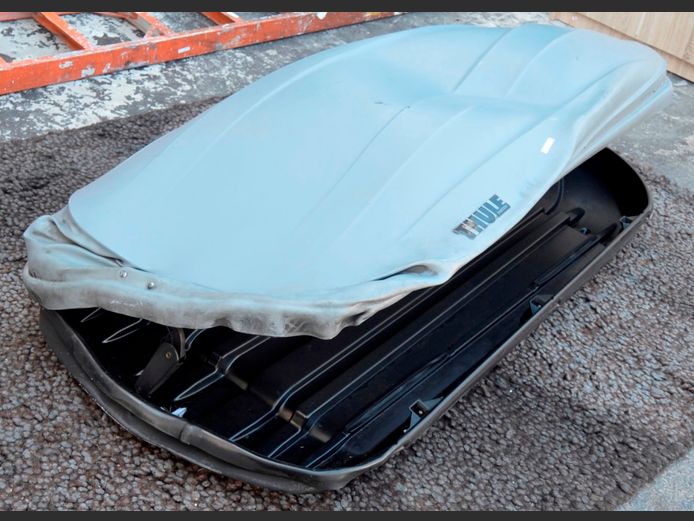 THULE ROOF BOX [Heat damaged]