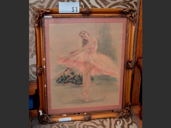 GILT ORNATELY FRAMED VINTAGE PRINT OF A BALLERINA, 33 x 27cm