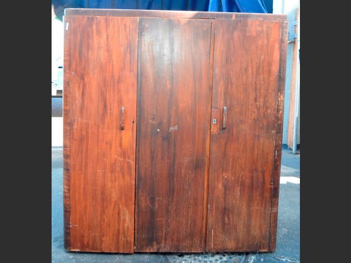 ART DECO MAHOGANY 3-DOOR WARDROBE, 150 x 57 x 170cm [No base, in need of restoration]