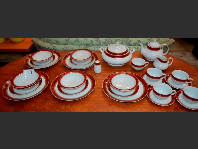 WHITE, RED & GOLD RIMMED 31-PIECE PART DINNER SERVICE