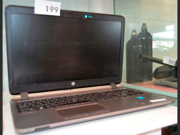 HP i5 LAPTOP [Untested, no charger]