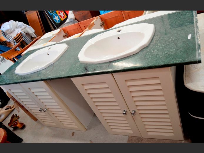 GREEN GRANITE TOP & WHITE 4-DOOR BATHROOM VANITY WITH CERAMIC BASINS, 178 x 60 x 70cm