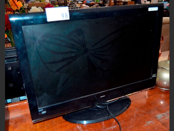 BUSH 24" FULL HD TV ON STAND WITH BUILT-IN DVD PLAYER [UK Plug, No Remote, screen cracked] ### LICENCE PLEASE ###