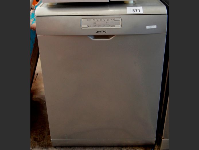 SMEG METALLIC FINISH DISHWASHER [Switches on, untested further]