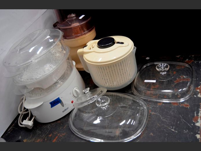 SALTON FOOD STEAMER, MOULINEX FOOD PROCESSOR, etc [Switch on, untested further]