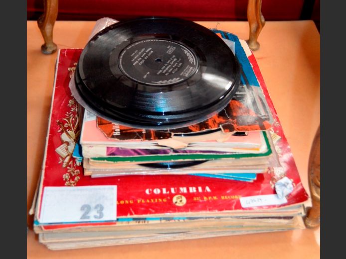 COLLECTION RECORDS & 7 SINGLES [Unchecked]