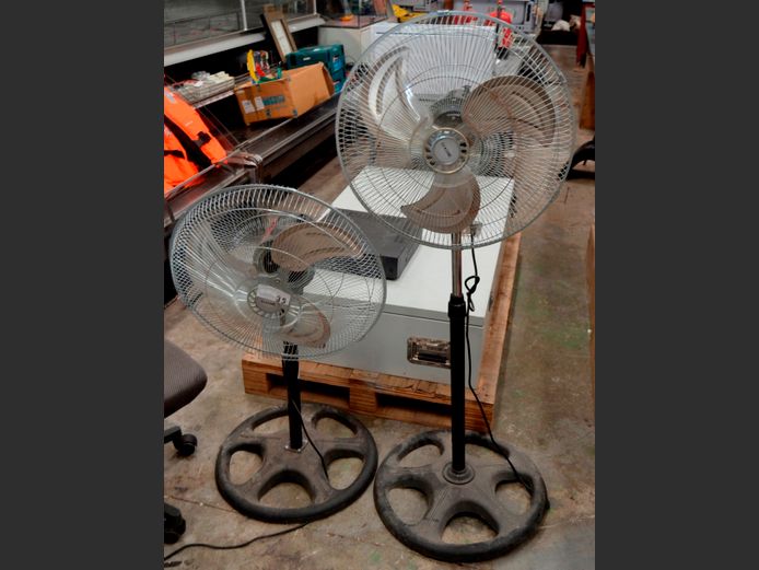 LOT: 2 x GOLDAIR PEDESTAL FANS [Switch on, 1 damaged]