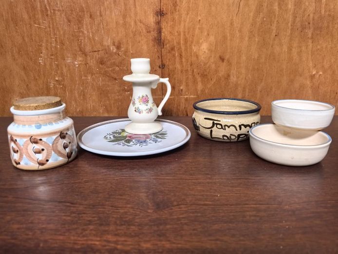 6-Piece Vintage Decorative Ceramic Set & Floral Tableware