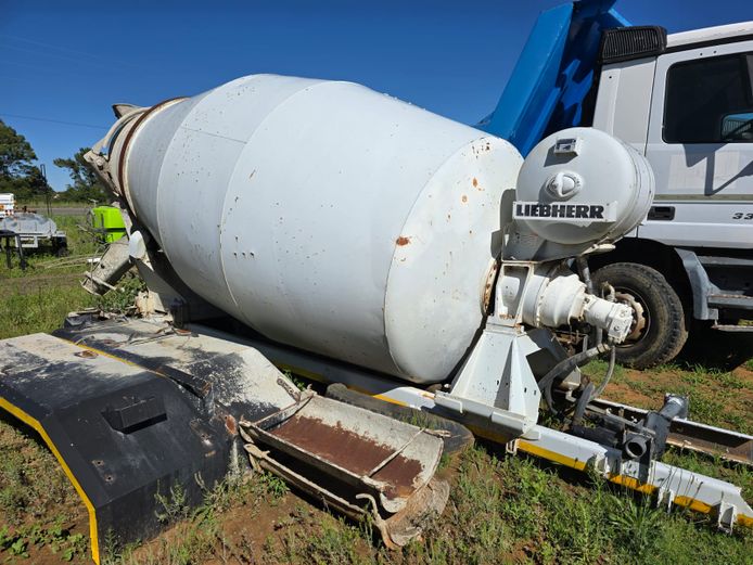 Concrete mixer