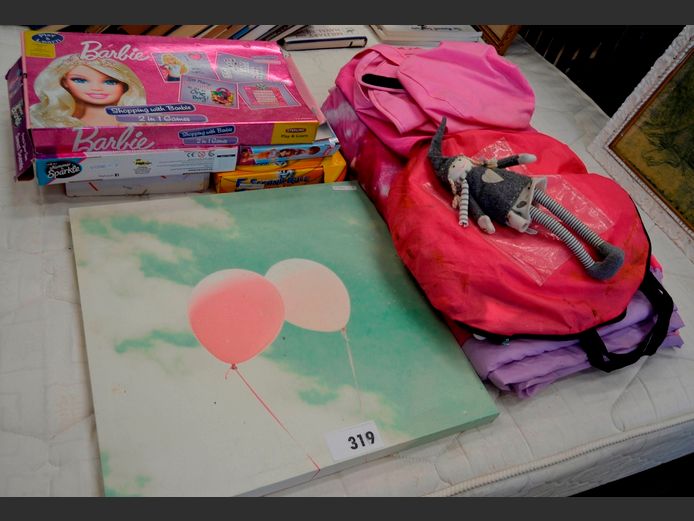 LOT: BARBIE DUVET, BOARD GAMES, etc