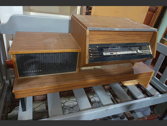 TELEFUNKEN VINTAGE RADIOGRAM, 119 x 43 x 66cm & SPEAKER