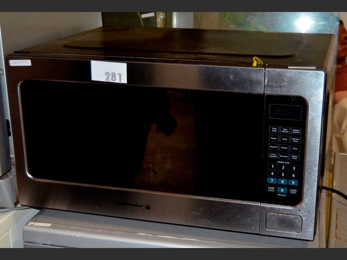 KELVINATOR STAINLESS STEEL ELECTRONIC MICROWAVE [Switches on, untested further, rusty, no plate, door opener rigged] [#: 425358995]