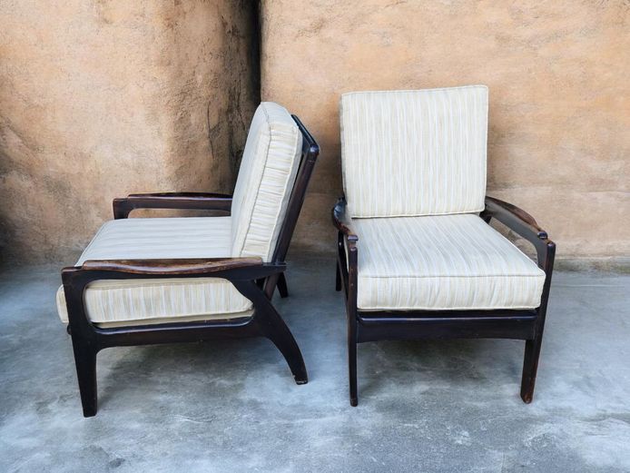 Set of Mid-Century Modern Stye Lounge Chairs
