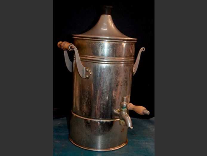 VINTAGE PREMIER ELECTRIC URN, 41cm High [Switches on, untested further]