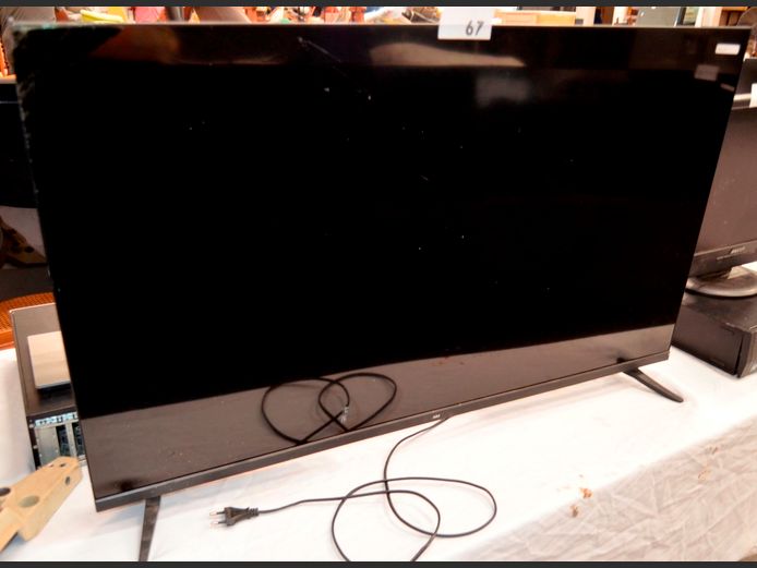 AIM 43" TV [Switches on, Damaged] ### LICENCE PLEASE ###