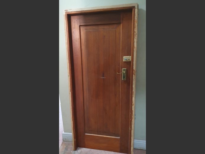 MERANTI DOOR WITH FRAME