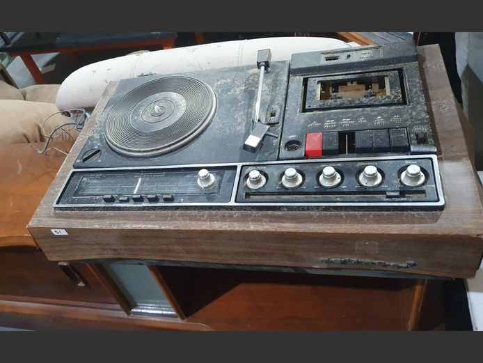 TEMPEST VINTAGE LP/STEREO/TAPE DECK PLAYER [Untested, Needs attention]