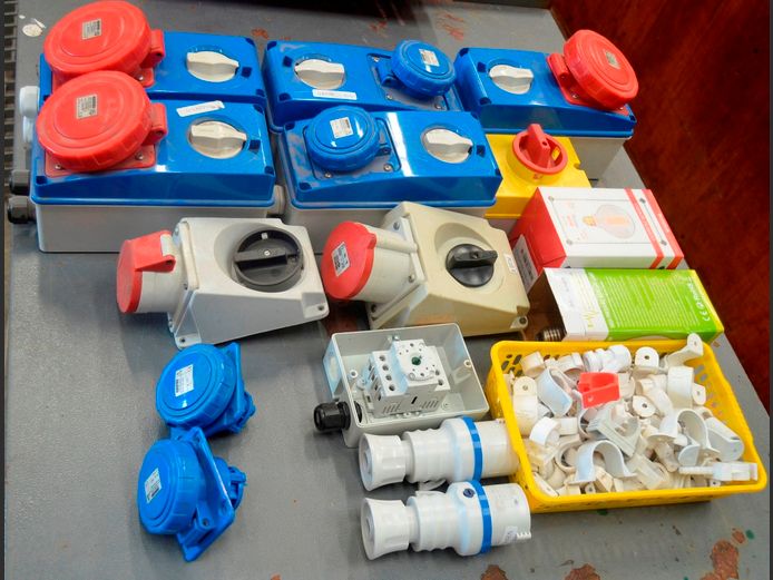 ASSORTED WALL MOUNT 3-PHASE SOCKETS & PLUGS, etc
