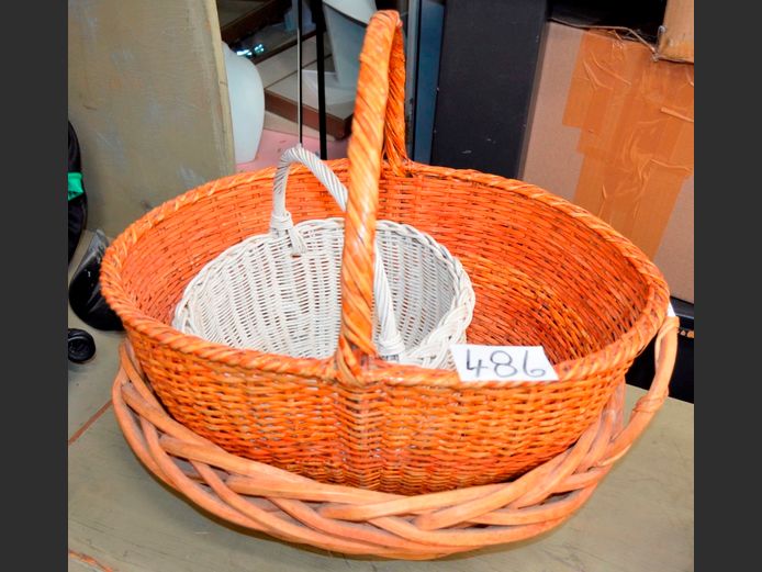 LOT: WICKER BASKETS