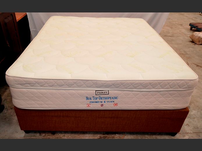 PADLEY QUEEN SIZE BED BASE & MATTRESS SET