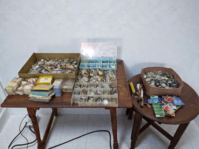 Large Collection of Antique and Vintage Watch Parts