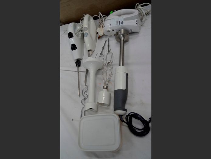 SILVER CREST & KENWOOD ELECTRIC CARVING KNIVES, TAURUS HAND MIXER & A KENWOOD STICK BLENDER [Switch on, untested further]