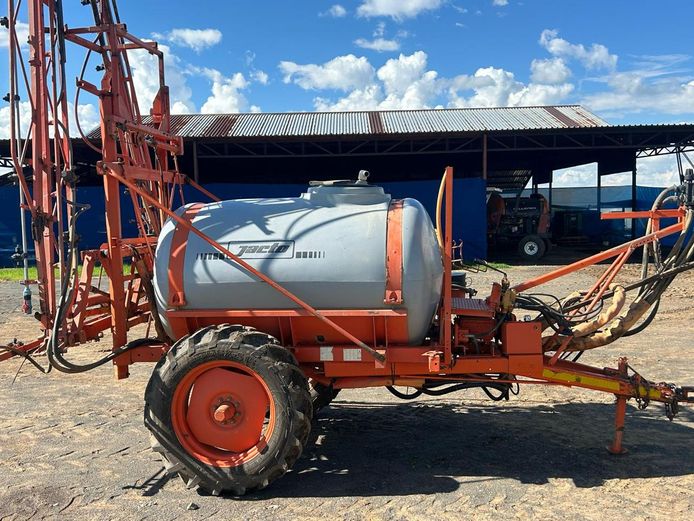 Jacto AM14 2000L Tank 14m Boom