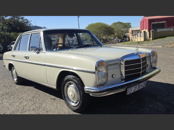 1972 MERCEDES BENZ 220