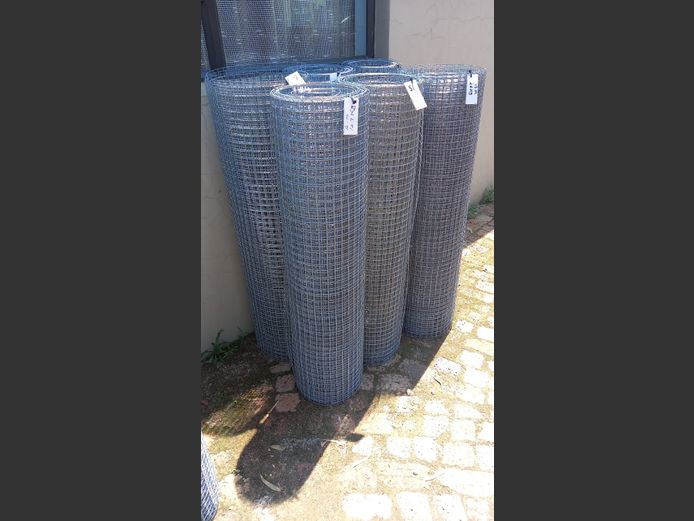 1.2m high galvanised mesh 25mmx50mm 1.6mm thick combined 51m