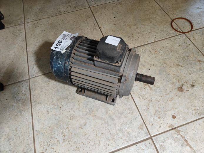 ELECTRIC MOTOR - 200/400 VOLT