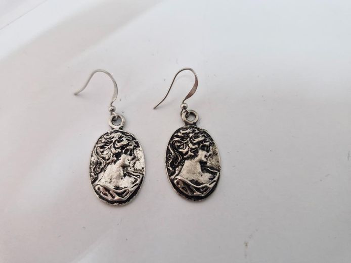 Antique Silver Tone Oval Cameo Portrait Drop Dangle Earrings