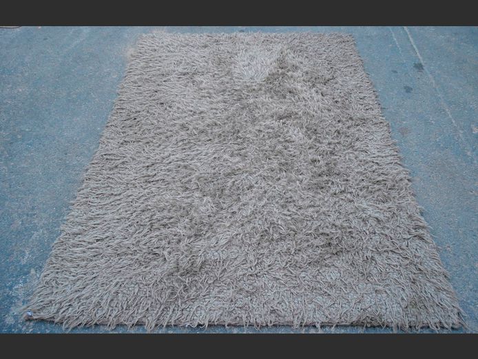 GREY SHAGGY CARPET, 225 x 165cm [Needs a clean]