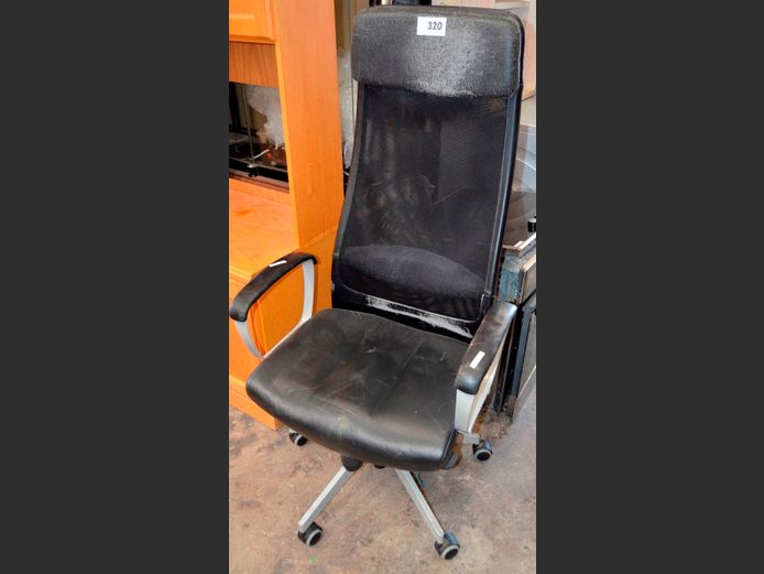 HIGH BACK SWIVEL OFFICE CHAIR [Peeling]