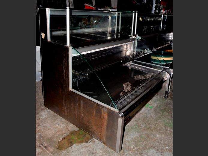 STAINLESS STEEL & GLASS SELF-CATERING DELI DISPLAY UNIT, 131 x 145 x 137cm [Trips power]