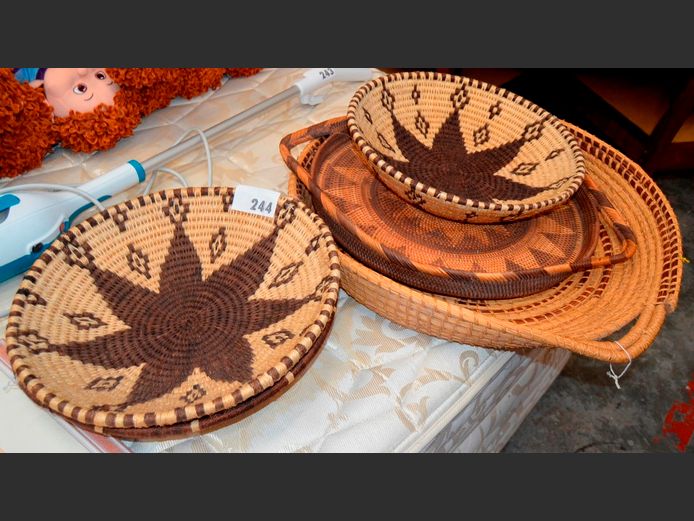 LOT: WOVEN BASKETS