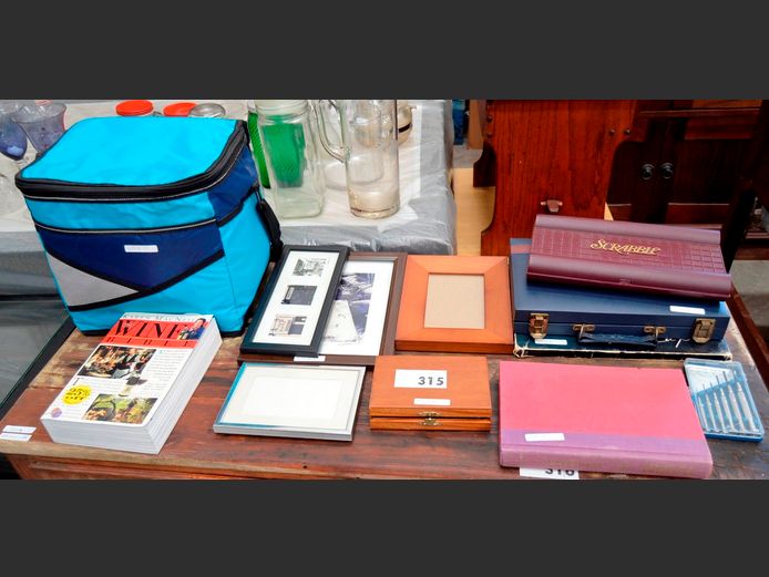 COOLER BAG, PHOTO FRAMES, etc