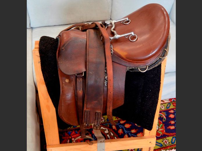 C.H. EFFMAN & SON LEATHER SADDLE [Needs a clean]