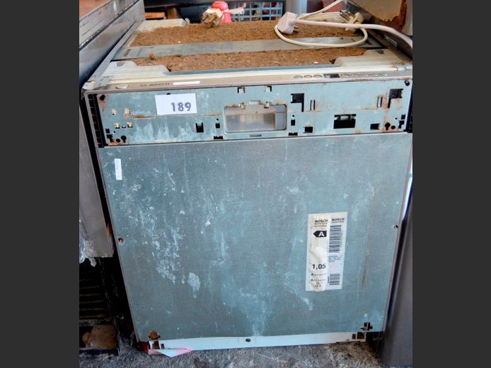 BOSCH BUILT-IN DISHWASHER [Switches on, untested further]