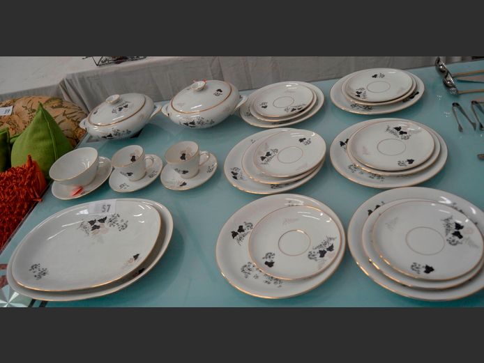 KPM KRISTER, GERMANY, 29-PIECE PART DINNER SERVICE